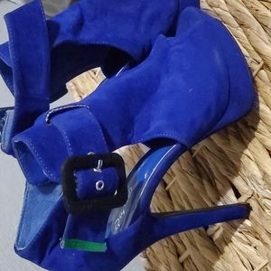 Qupid 4inch stilettos size 8½ royal blue